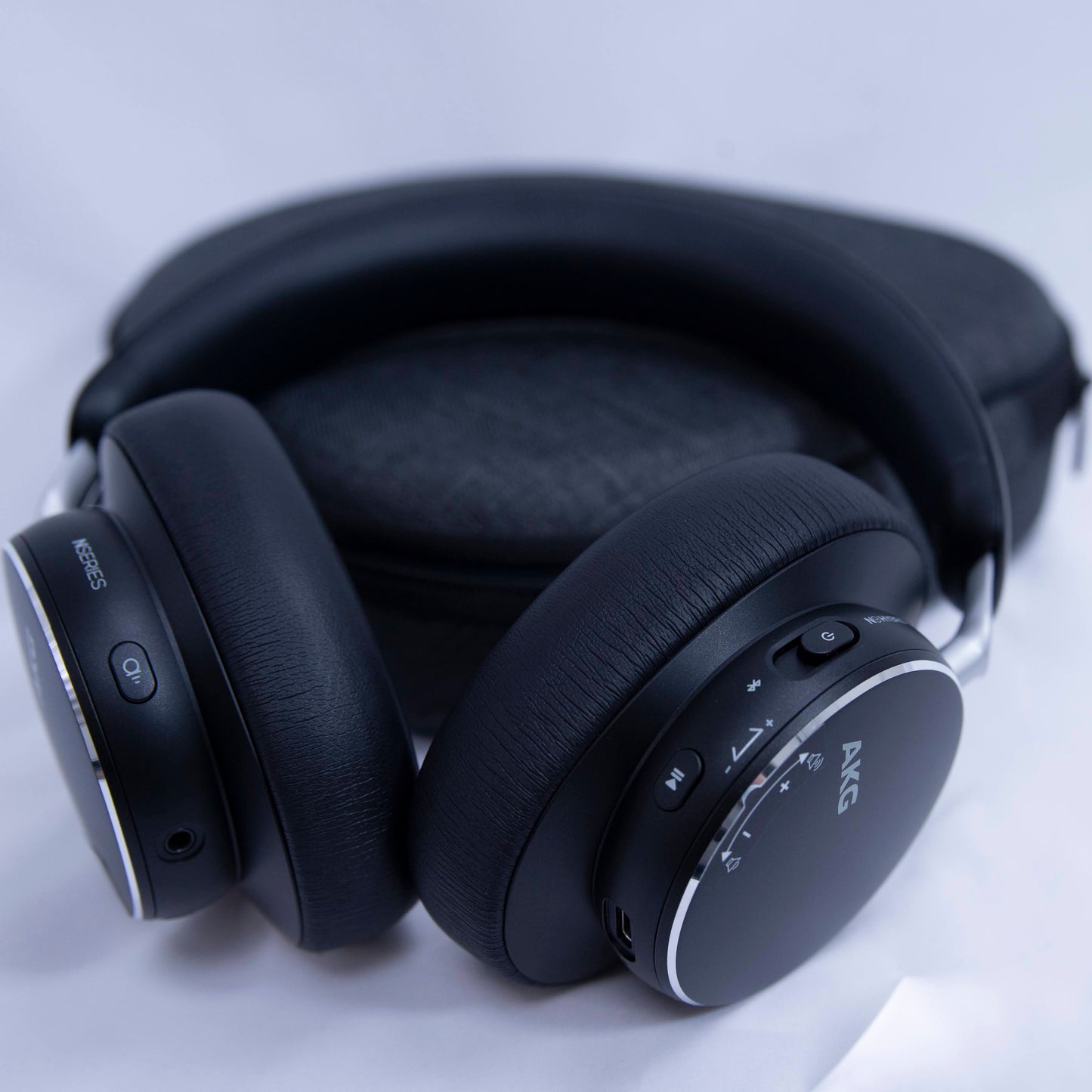 AKG N9 Hybrid Wireless Over-Ear Noise-Cancelling Headphones