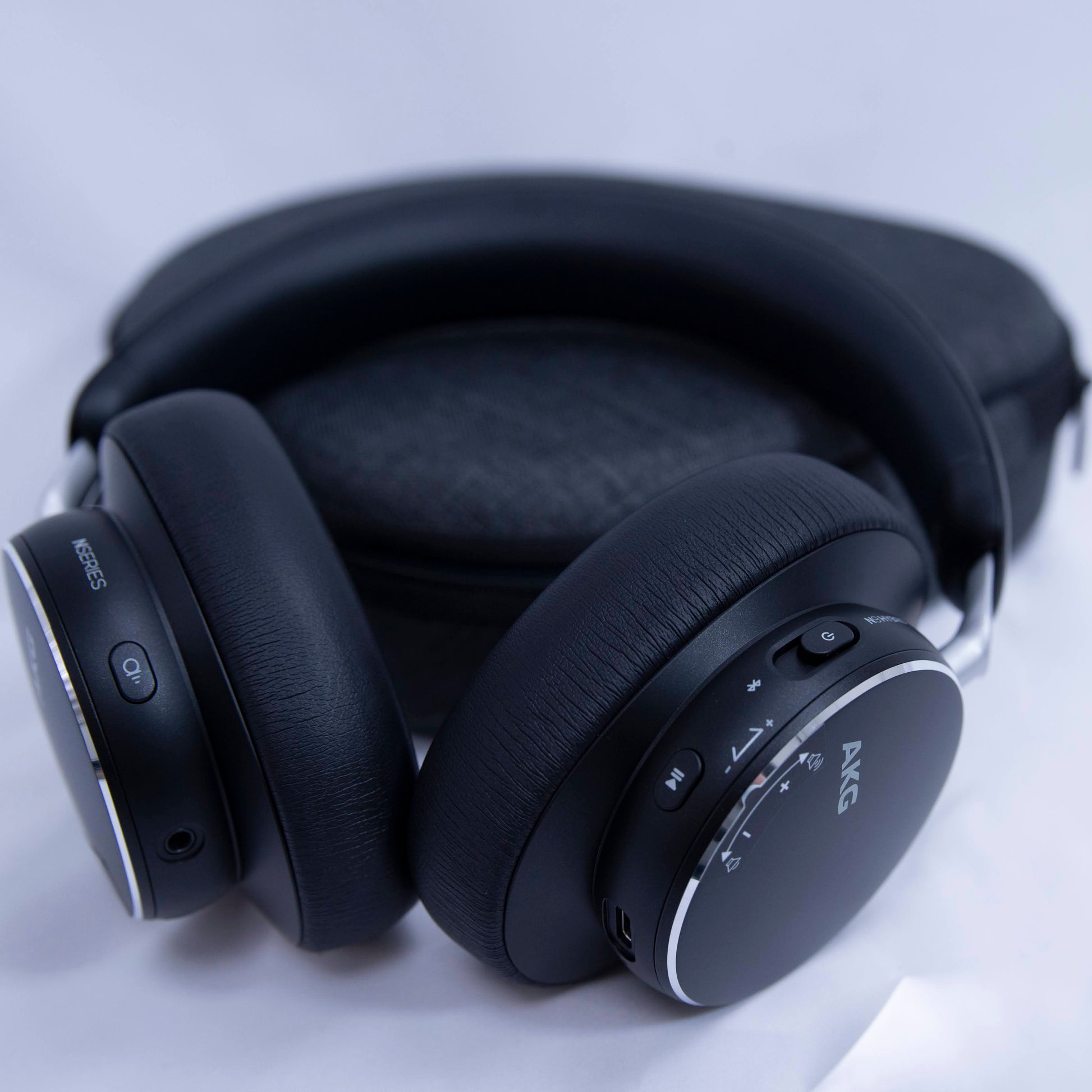 AKG N9 Hybrid Wireless Over-Ear Noise-Cancelling Headphones