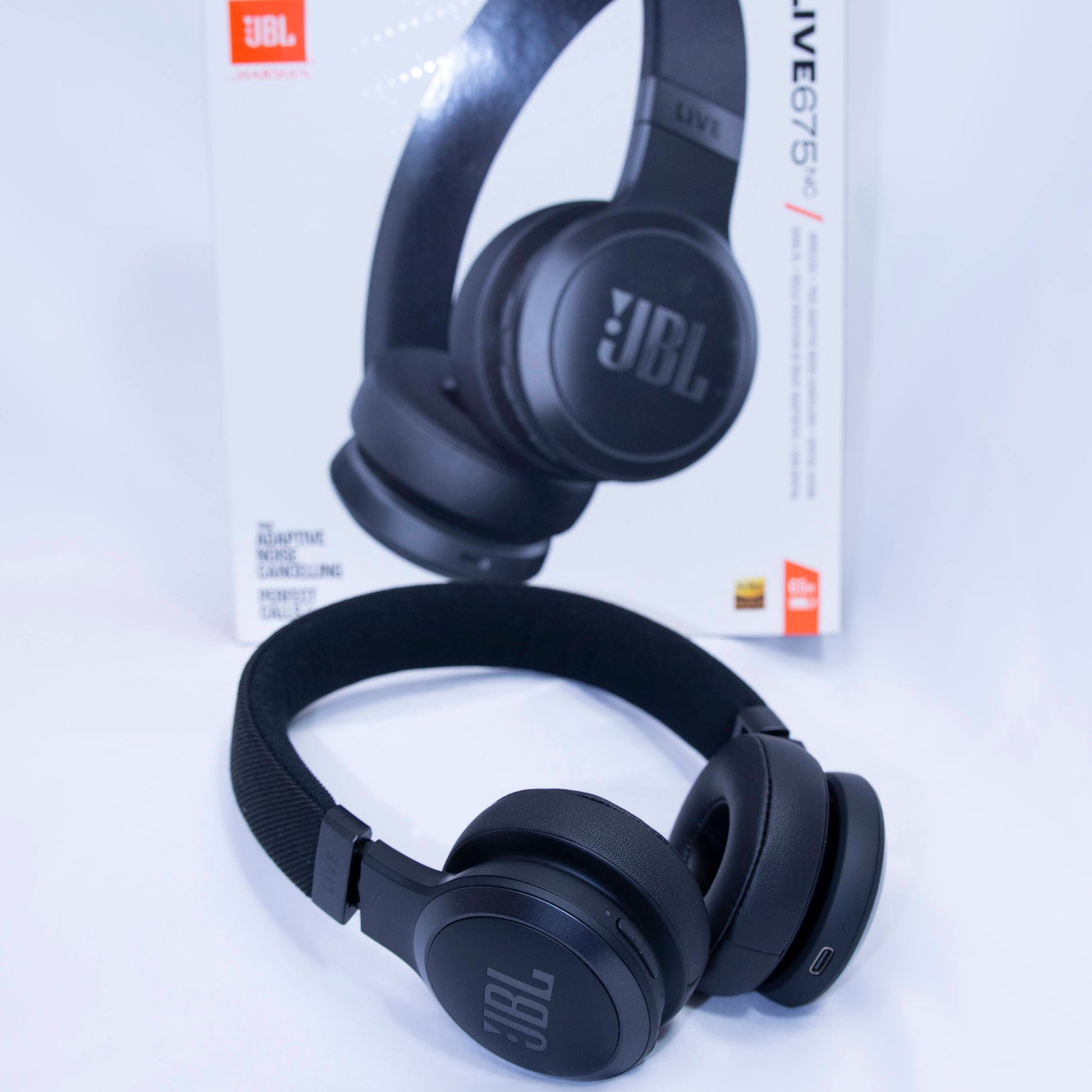 JBL Live 675NC Wireless True Adaptive Noise-cancelling On-Ear Headphones