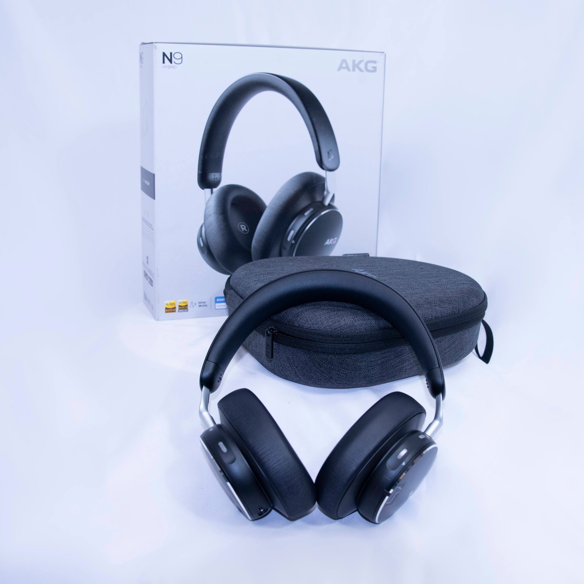 AKG N9 Hybrid Wireless Over-Ear Noise-Cancelling Headphones w/ box