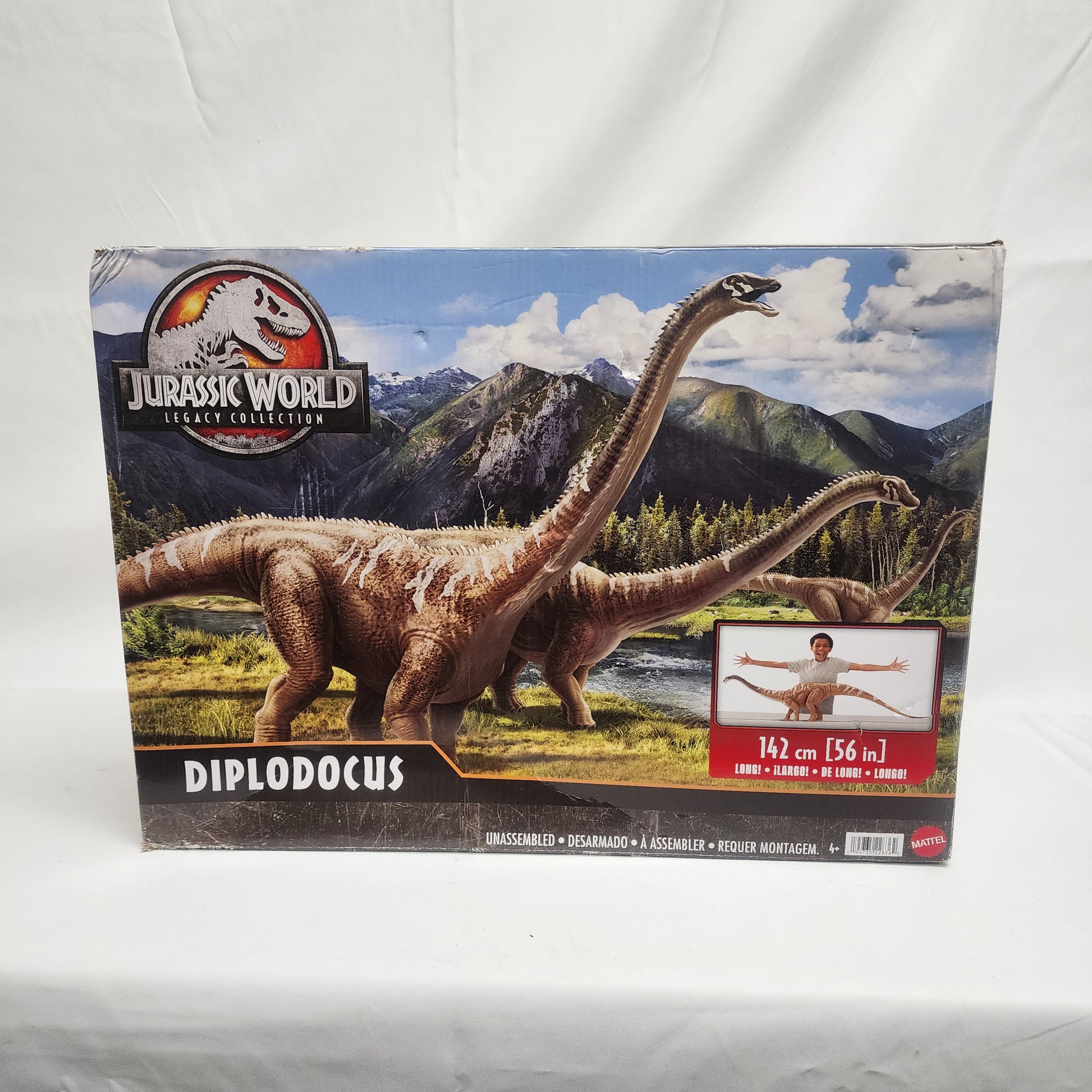 Jurassic World Diplodocus Box Front