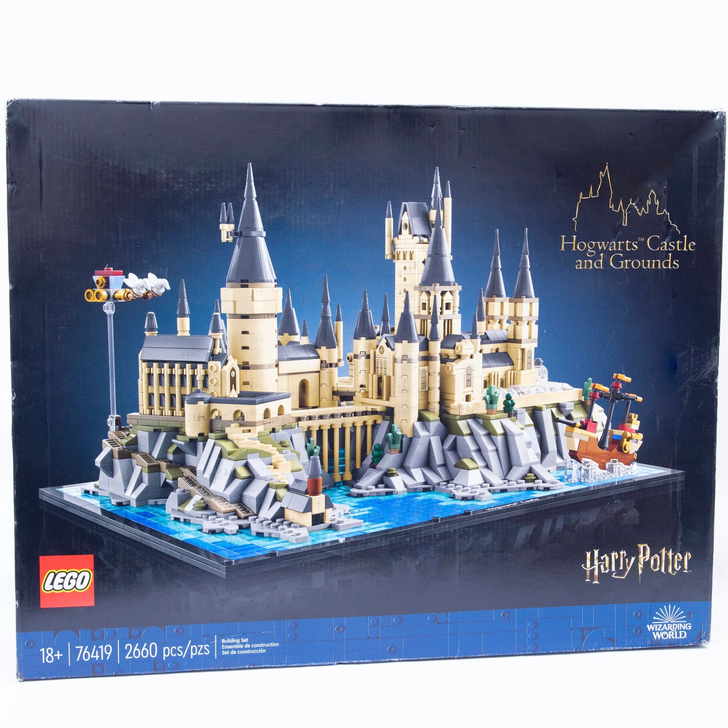 Lego Harry Potter Hogwarts Castle and Grounds Box Front