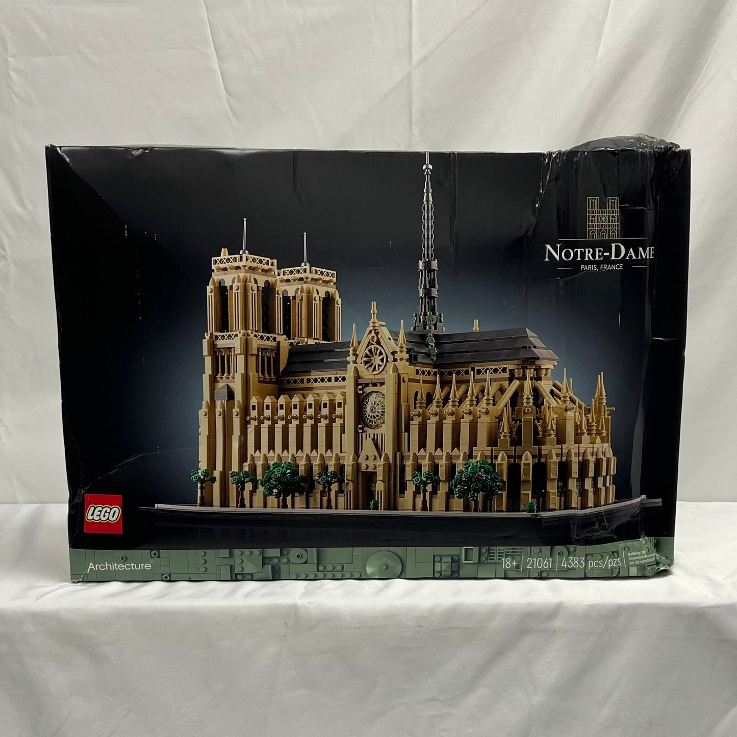 Lego Architecture Notre Dame Box Front