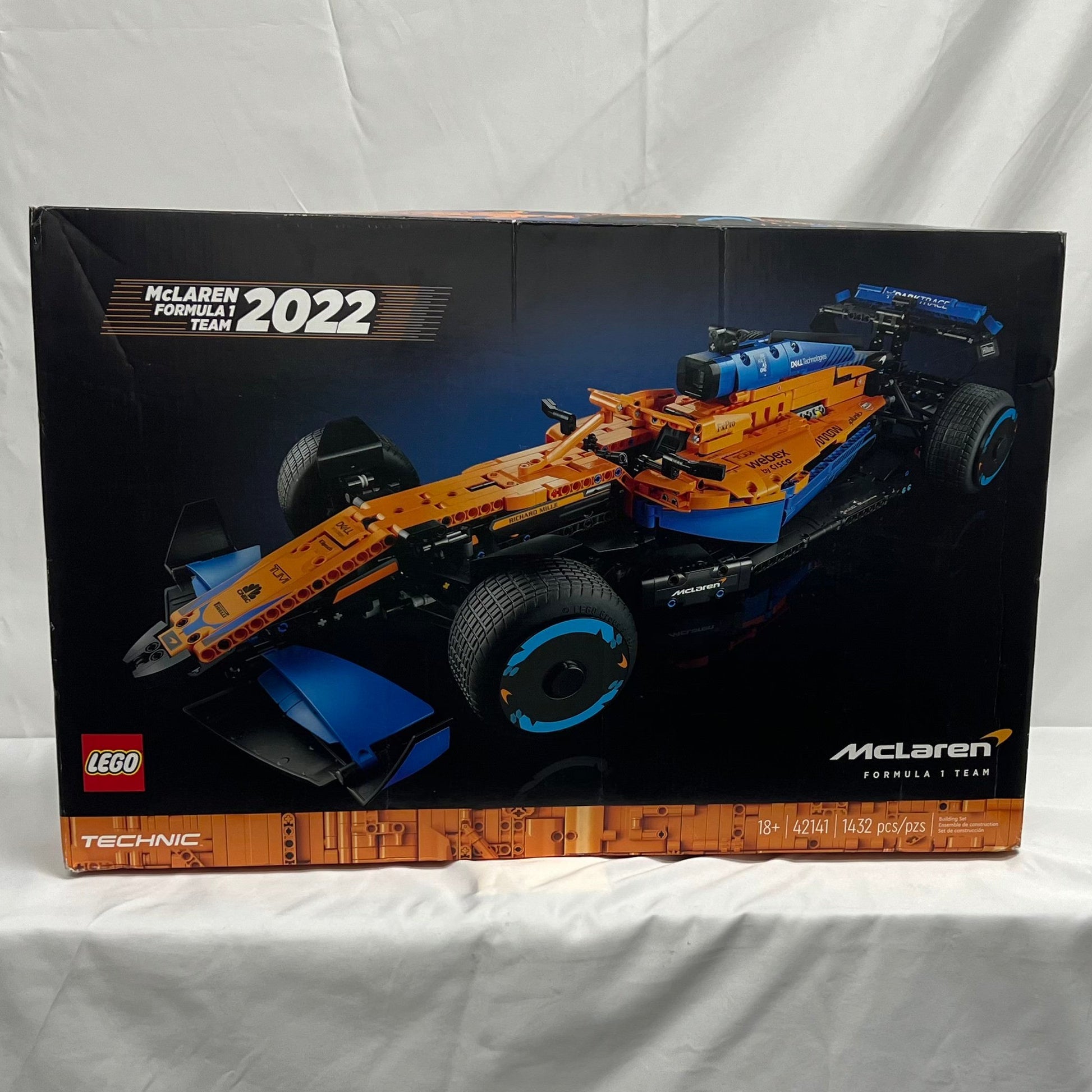 Lego Technic McLaren Formula 1 Team Box Front